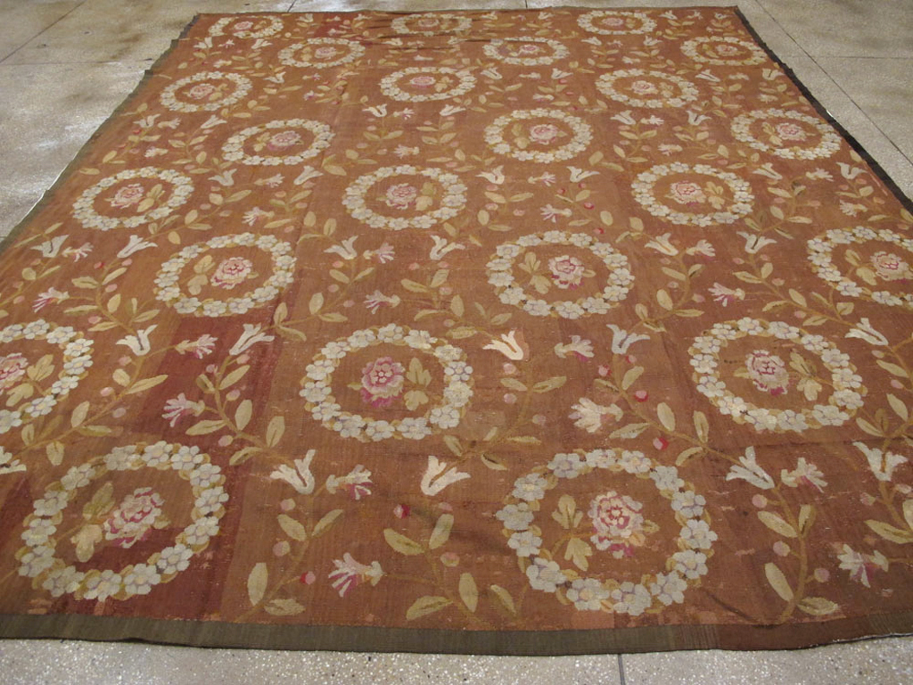 Antique French Aubusson Carpet, No.10022 - Galerie Shabab