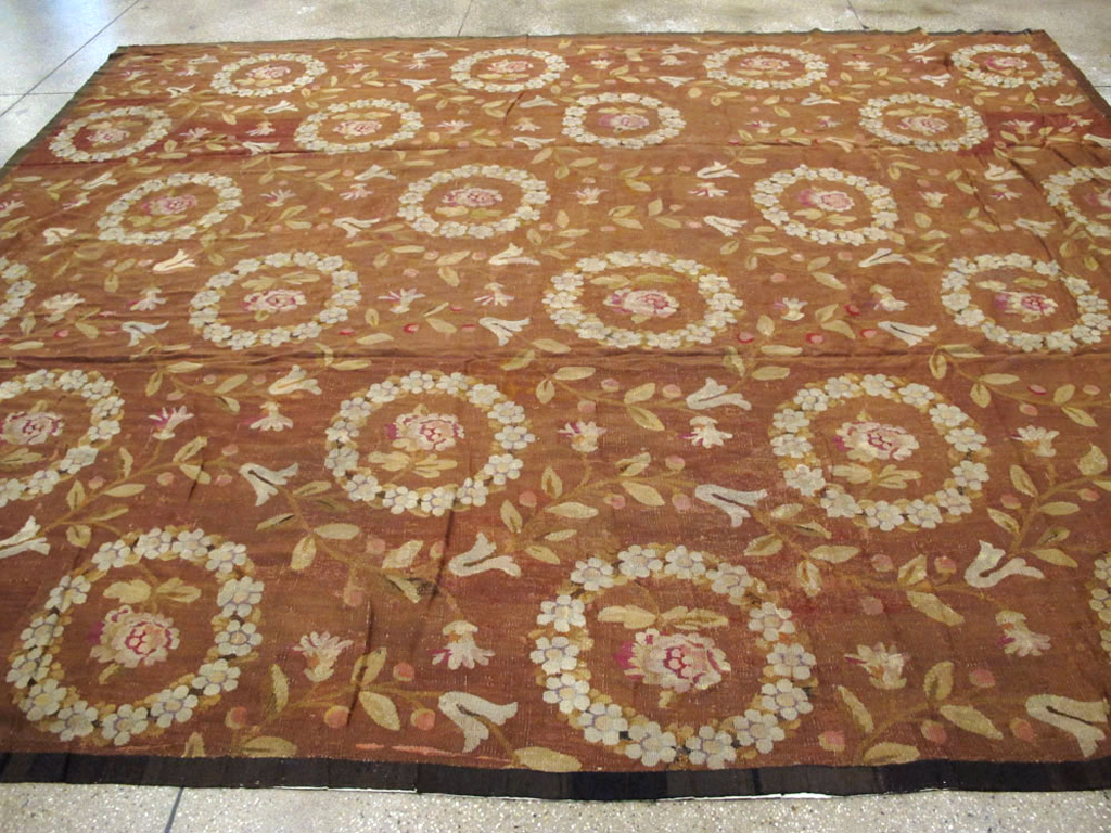 Antique French Aubusson Carpet, No.10022 - Galerie Shabab
