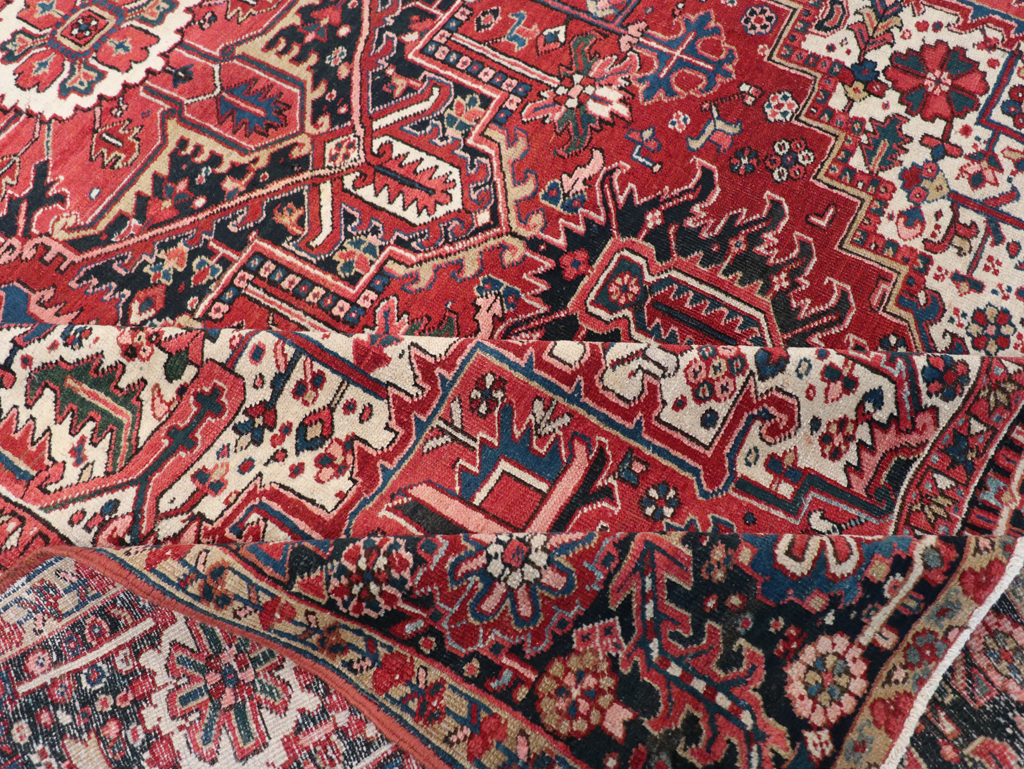Vintage Persian Heriz Carpet, No.10053 - Galerie Shabab