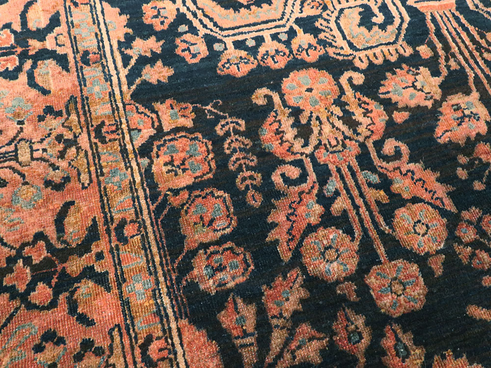 Antique Persian Sarouk Mohajeran Accent Rug, No.10173 - Galerie Shabab