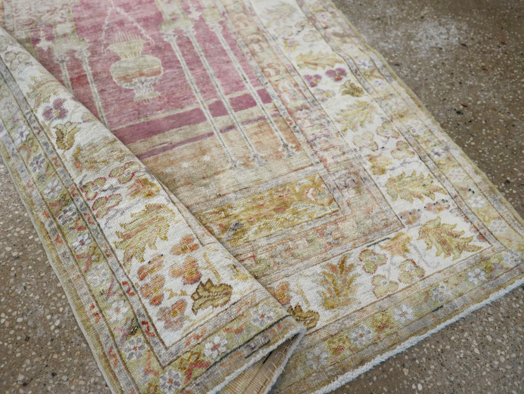 Antique Turkish Sivas Throw Rug, No.10175 - Galerie Shabab