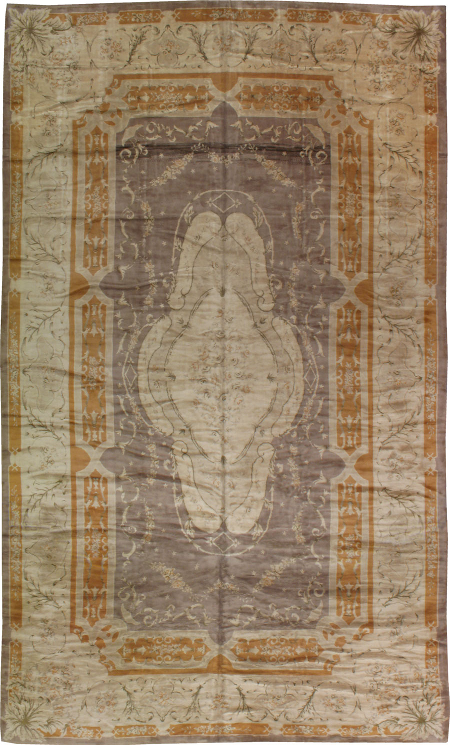 A Savonnerie Carpet, No.10262 - Galerie Shabab