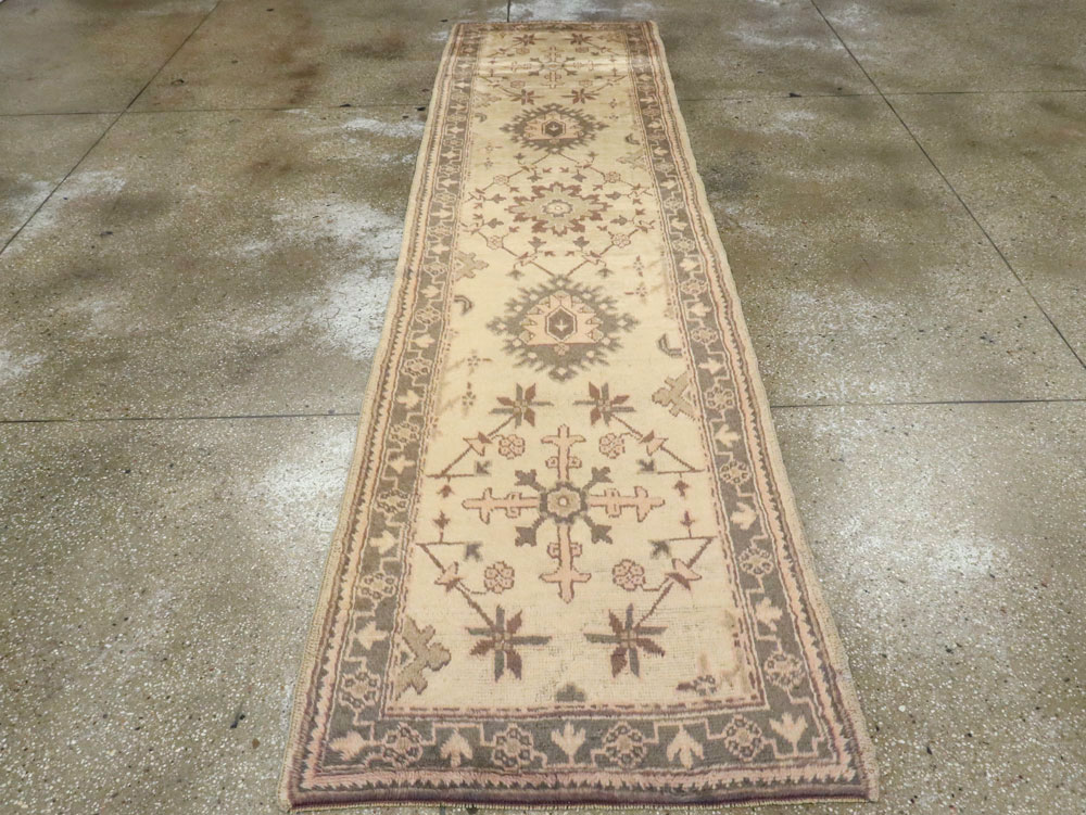 Antique Turkish Oushak Runner, No.10263 - Galerie Shabab