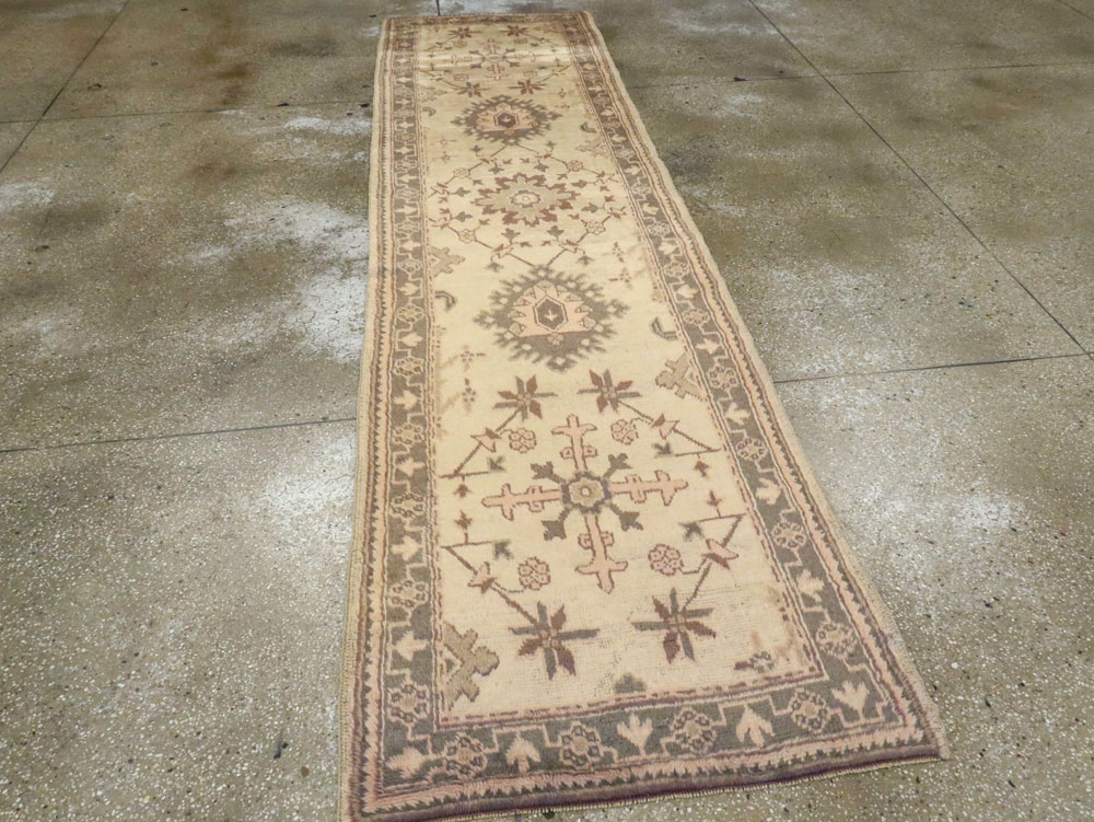 Antique Turkish Oushak Runner, No.10263 - Galerie Shabab