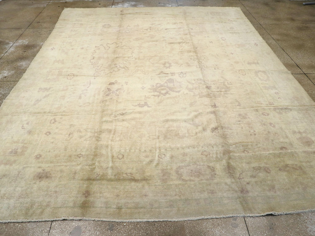 An Oushak Carpet, No.10280 - Galerie Shabab