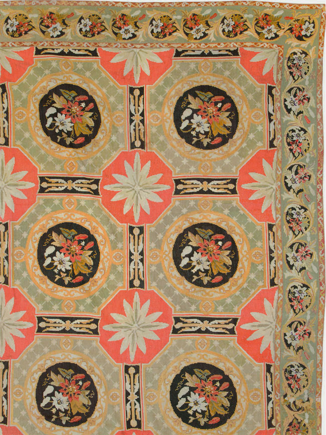 Antique English Needlepoint Carpet, No.10328 - Galerie Shabab