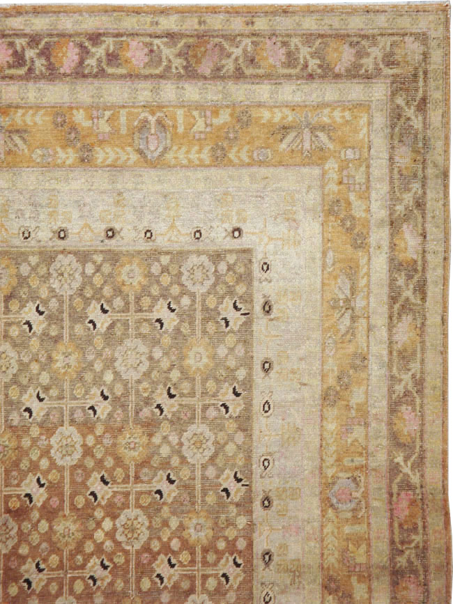 A Khotan Carpet, No.10349 - Galerie Shabab