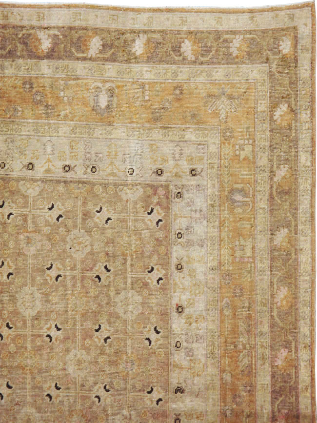 A Khotan Carpet, No.10349 - Galerie Shabab