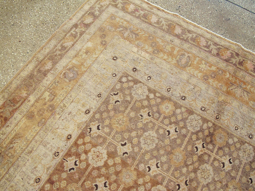 A Khotan Carpet, No.10349 - Galerie Shabab