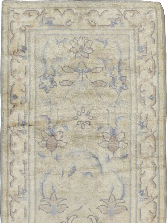 A European Carpet, No.10355 - Galerie Shabab