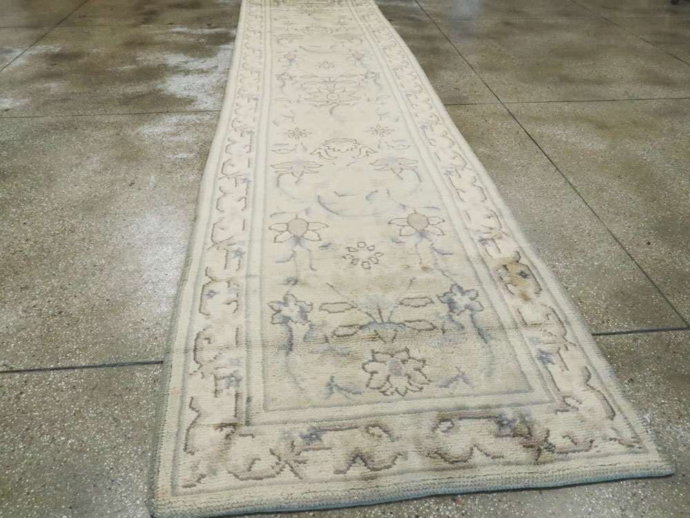 A European Carpet, No.10355 - Galerie Shabab