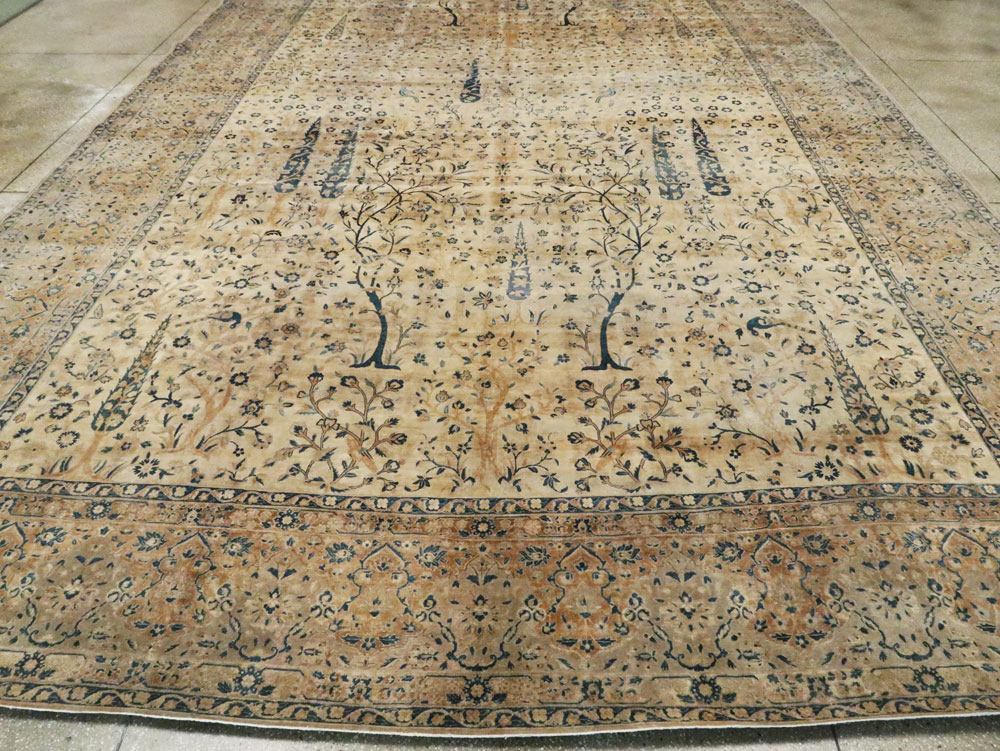 Antique Persian Lavar Kerman Carpet, No.10404 - Galerie Shabab