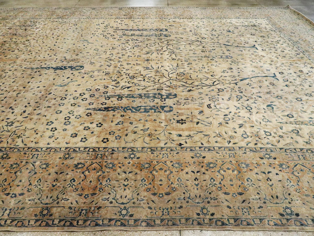 Antique Persian Lavar Kerman Carpet, No.10404 - Galerie Shabab