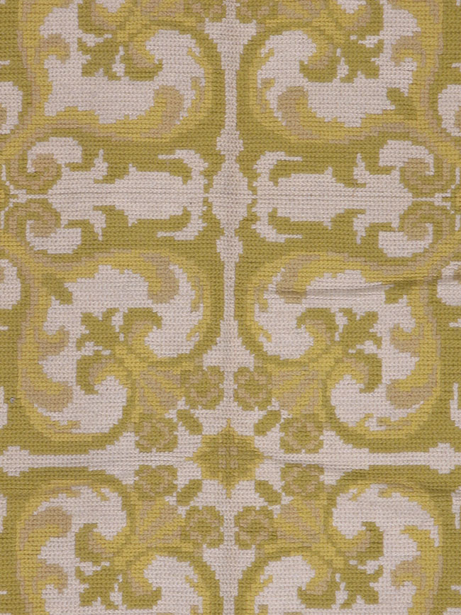A Needlepoint Carpet, No.10419 - Galerie Shabab