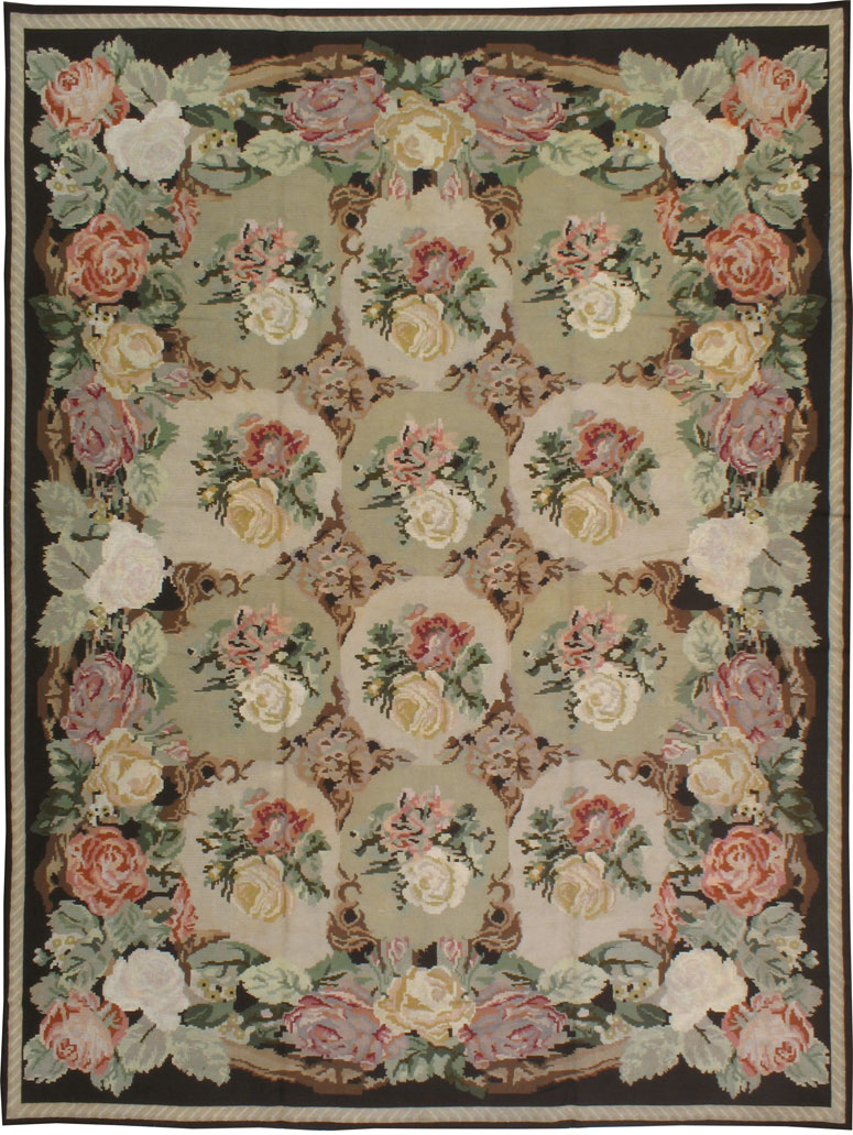 A Needlepoint Carpet, No.10427 - Galerie Shabab