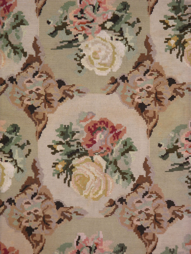 A Needlepoint Carpet, No.10427 - Galerie Shabab