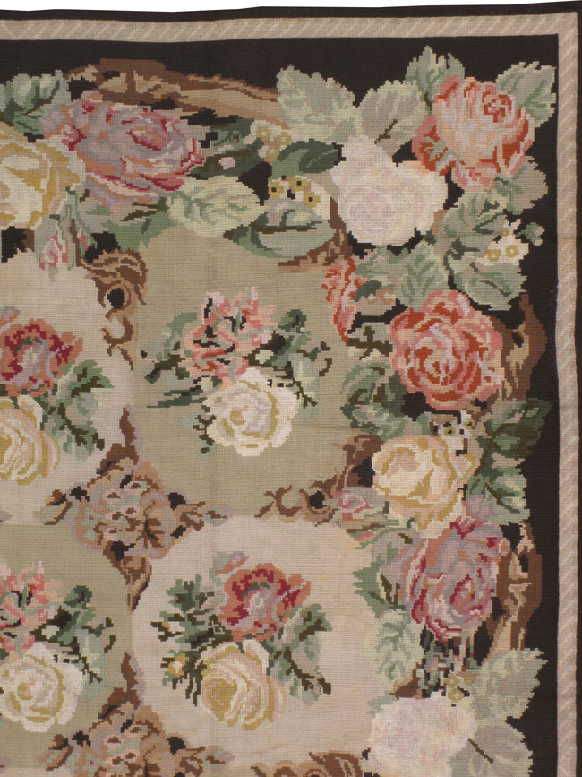 A Needlepoint Carpet, No.10427 - Galerie Shabab