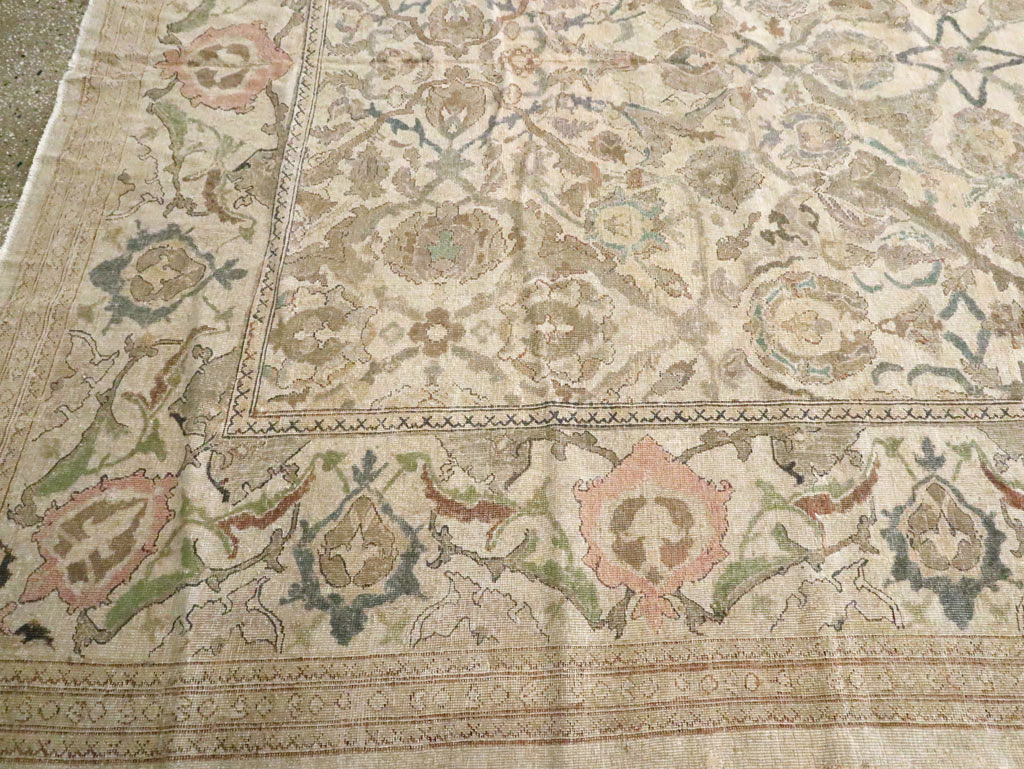Antique Indian Amritsar Long and Narrow Carpet, No.10643 - Galerie Shabab