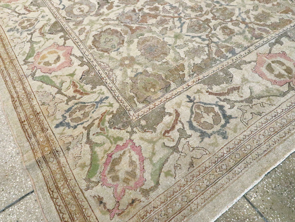 Antique Indian Amritsar Long and Narrow Carpet, No.10643 - Galerie Shabab