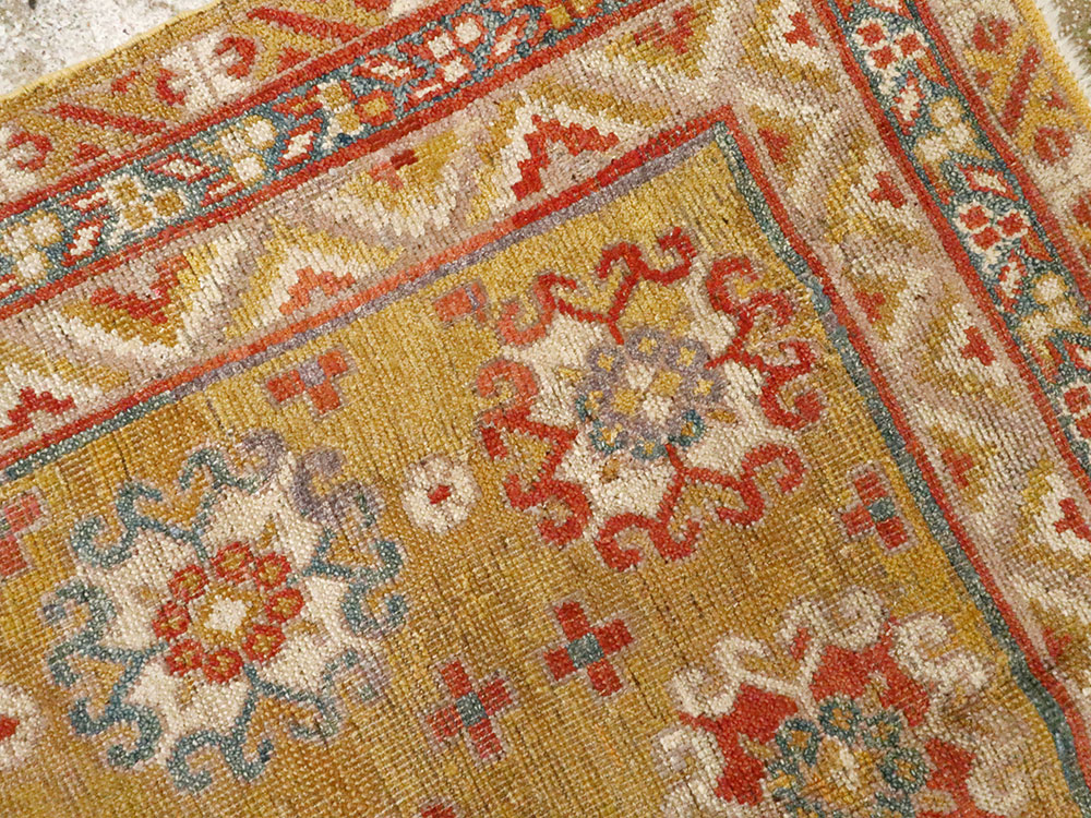 A Khotan Carpet, No.10771 - Galerie Shabab