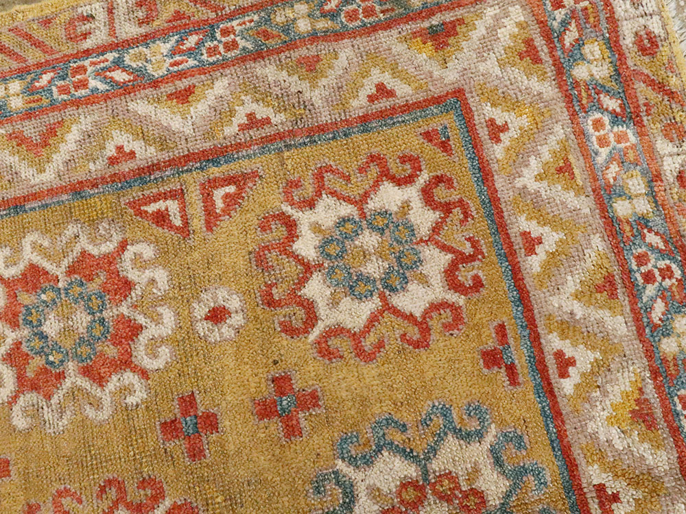 A Khotan Carpet, No.10771 - Galerie Shabab
