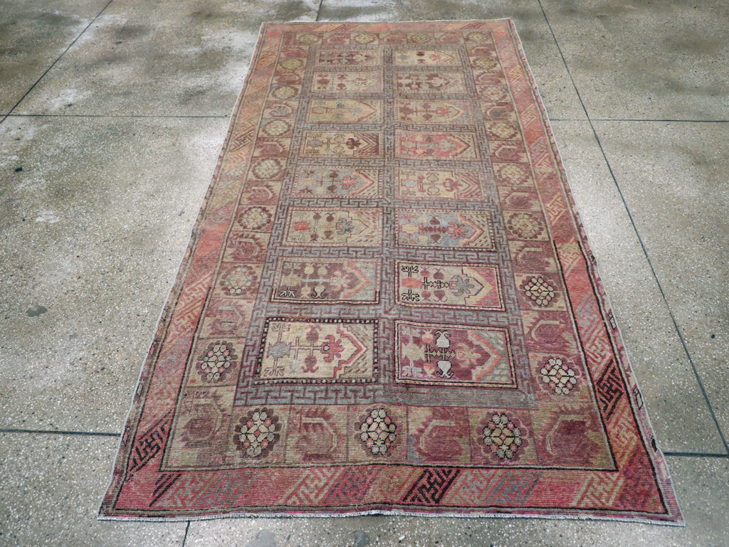 Antique East Turkestan Khotan Gallery Carpet, No.10772 - Galerie Shabab