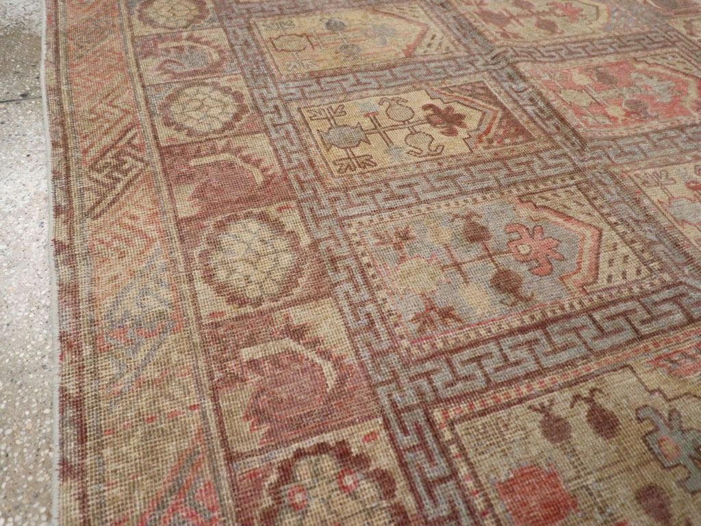 Antique East Turkestan Khotan Gallery Carpet, No.10772 - Galerie Shabab