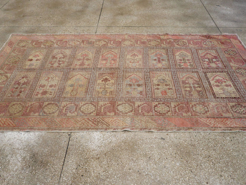 Antique East Turkestan Khotan Gallery Carpet, No.10772 - Galerie Shabab