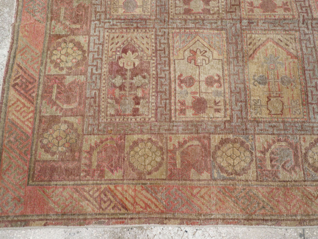 Antique East Turkestan Khotan Gallery Carpet, No.10772 - Galerie Shabab
