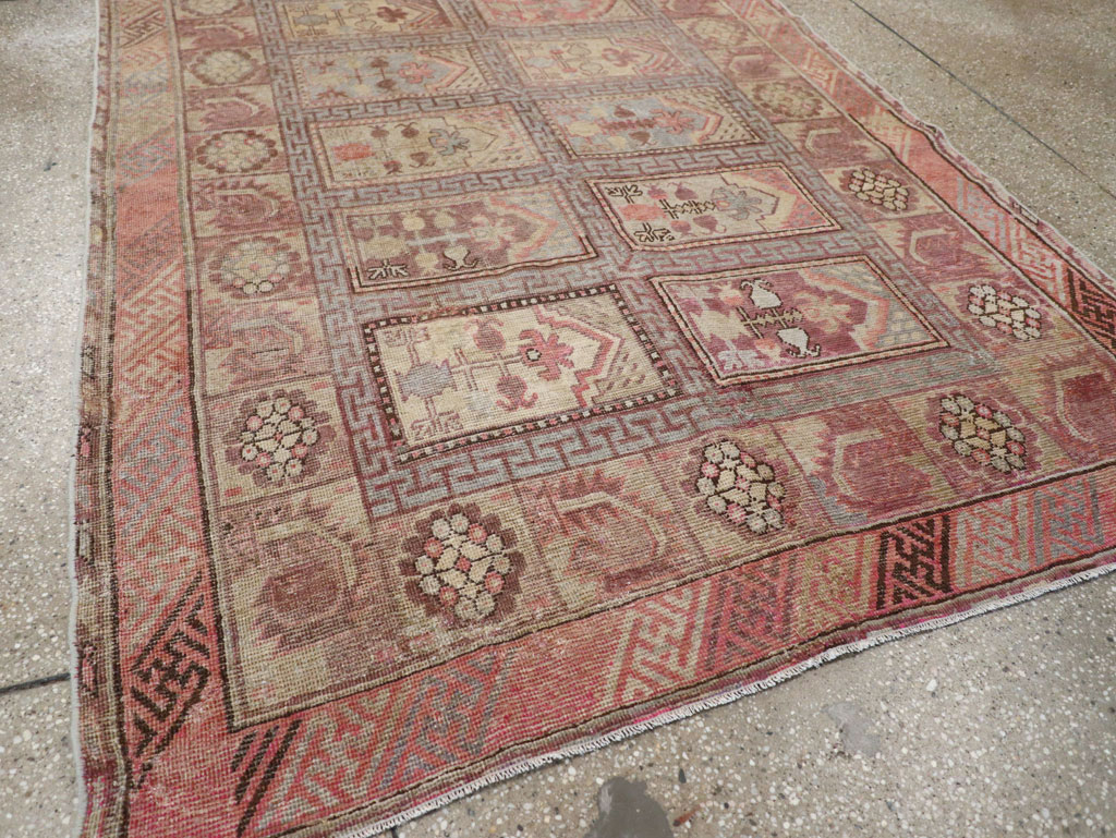 Antique East Turkestan Khotan Gallery Carpet, No.10772 - Galerie Shabab