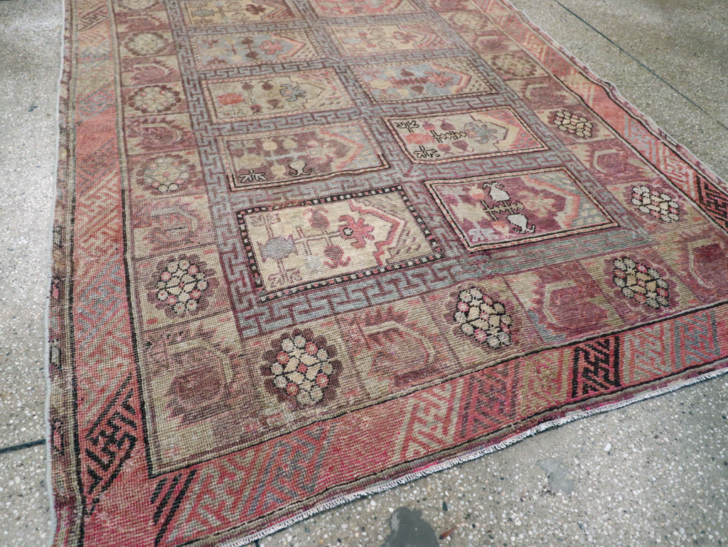 Antique East Turkestan Khotan Gallery Carpet, No.10772 - Galerie Shabab