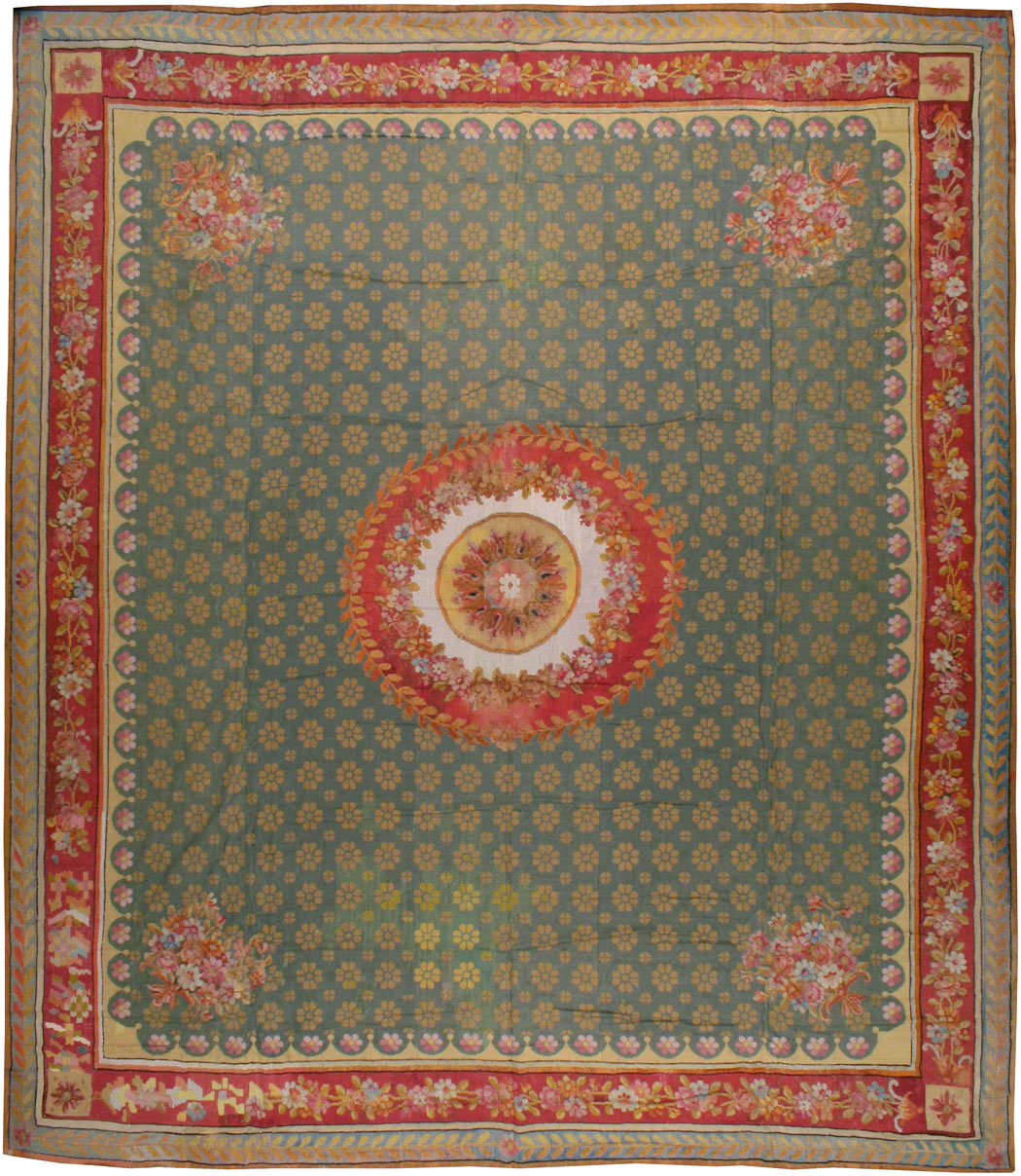 Antique English Needlepoint Carpet, No.10787 - Galerie Shabab