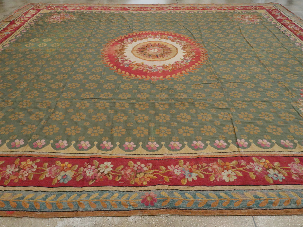 Antique English Needlepoint Carpet, No.10787 - Galerie Shabab