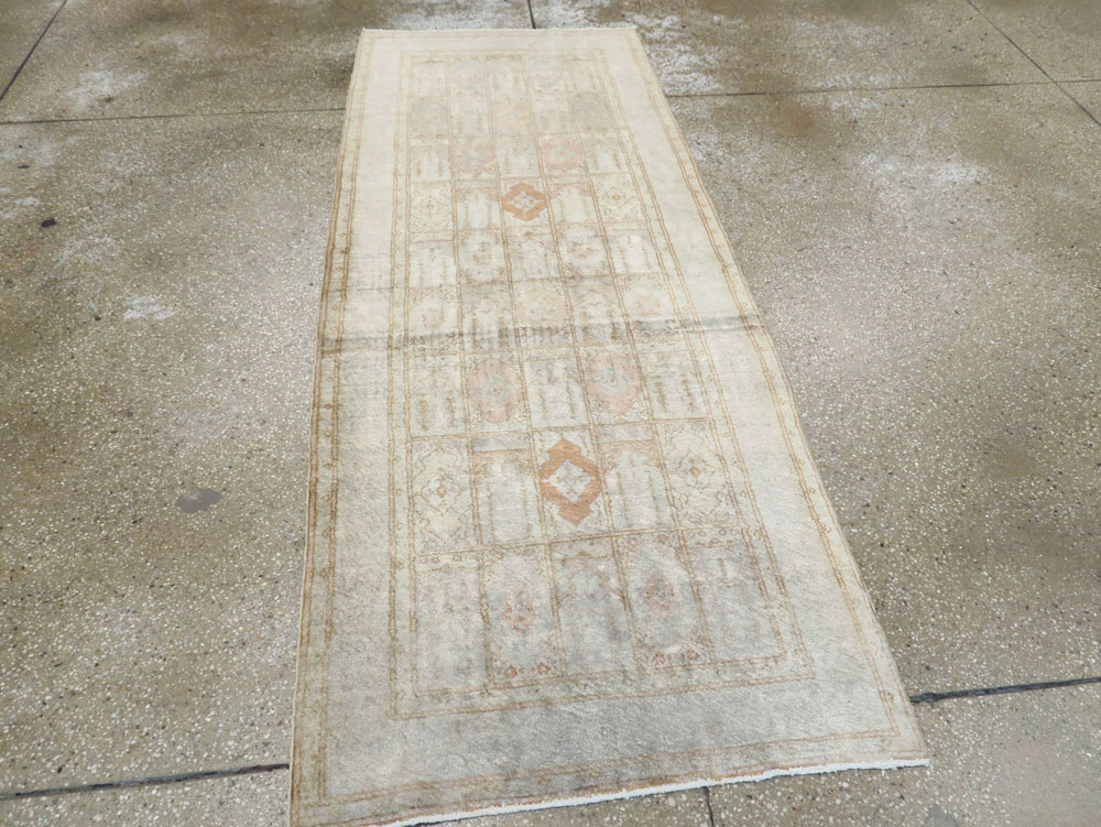 A Sivas Carpet, No.10789 - Galerie Shabab