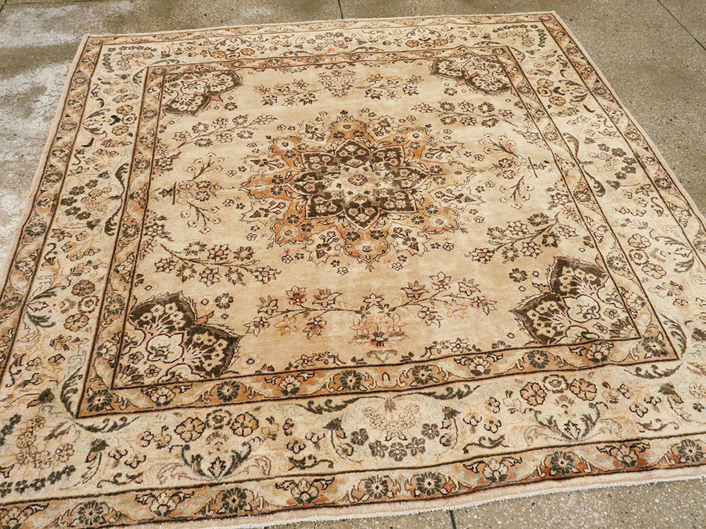Antique Persian Tabriz Square Carpet, No.10795 - Galerie Shabab