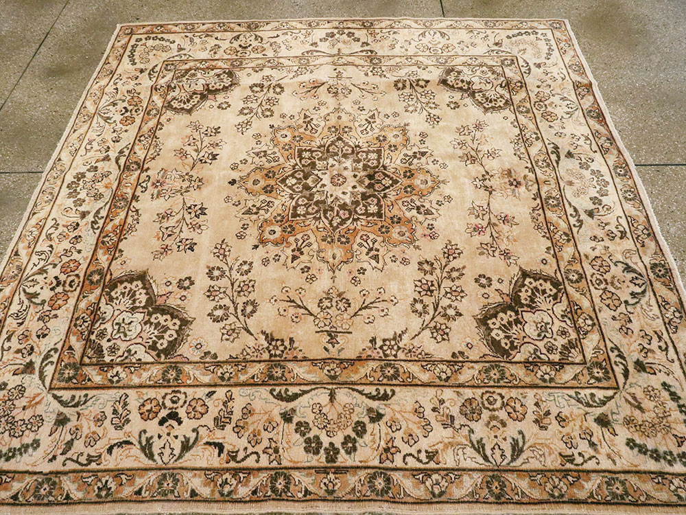 Antique Persian Tabriz Square Carpet, No.10795 - Galerie Shabab