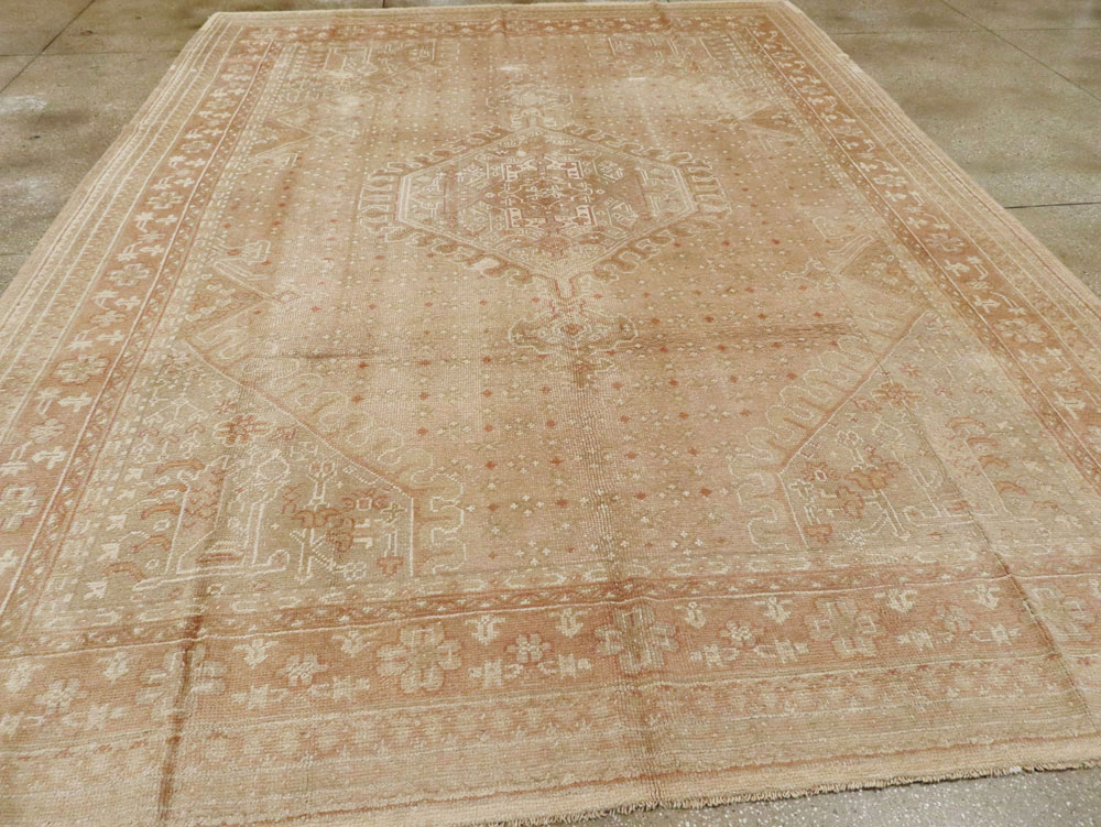 An Oushak Carpet, No.10796 - Galerie Shabab