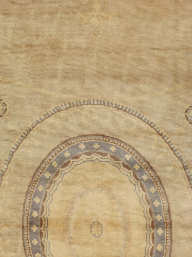 Antique European Savonnerie Carpet, No.10832 - Galerie Shabab