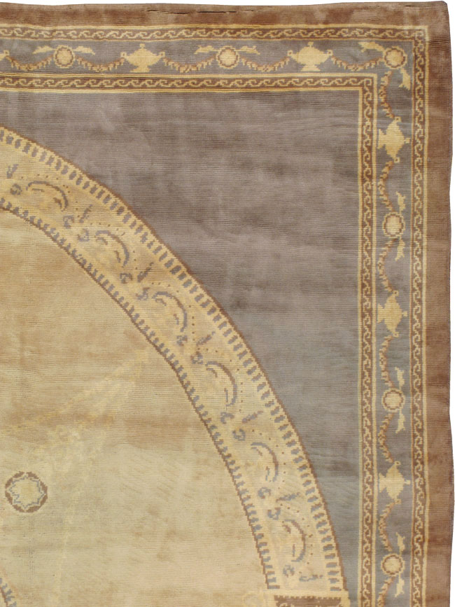 Antique European Savonnerie Carpet, No.10832 - Galerie Shabab