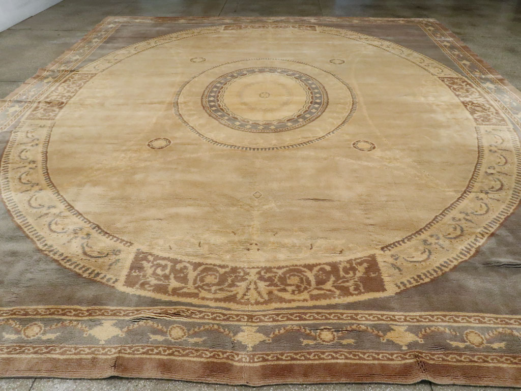 Antique European Savonnerie Carpet, No.10832 - Galerie Shabab