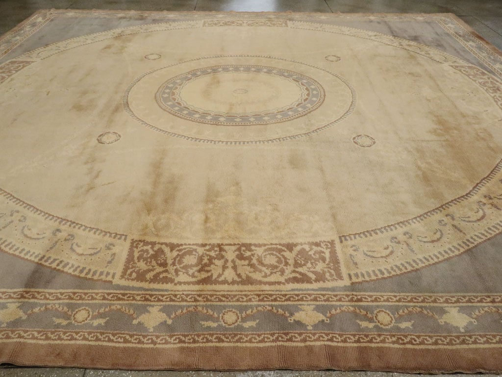 Antique European Savonnerie Carpet, No.10832 - Galerie Shabab
