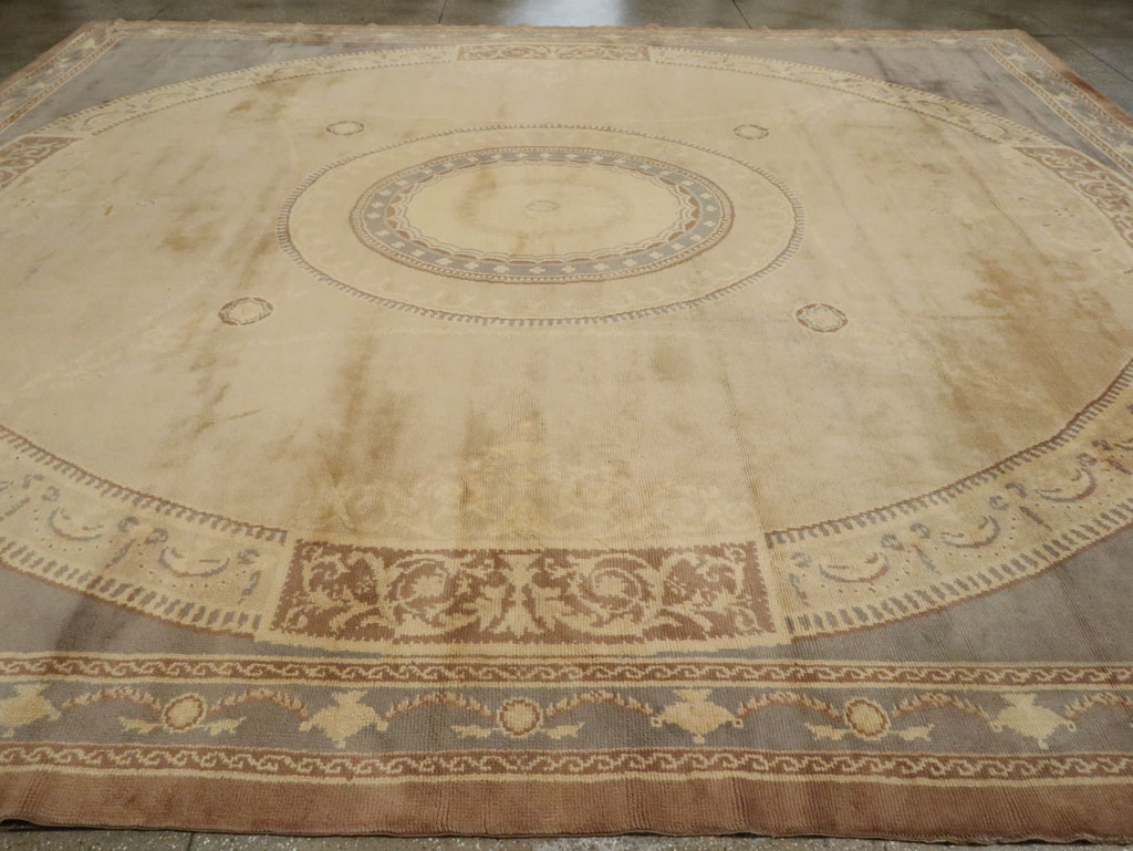 Antique European Savonnerie Carpet, No.10832 - Galerie Shabab