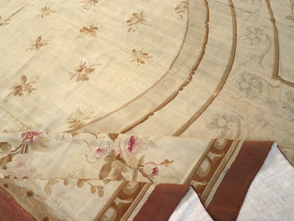 Antique French Aubusson Carpet, No.10892 - Galerie Shabab