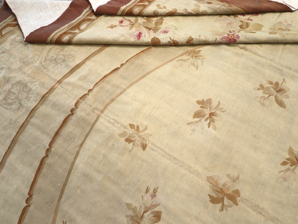 Antique French Aubusson Carpet, No.10892 - Galerie Shabab
