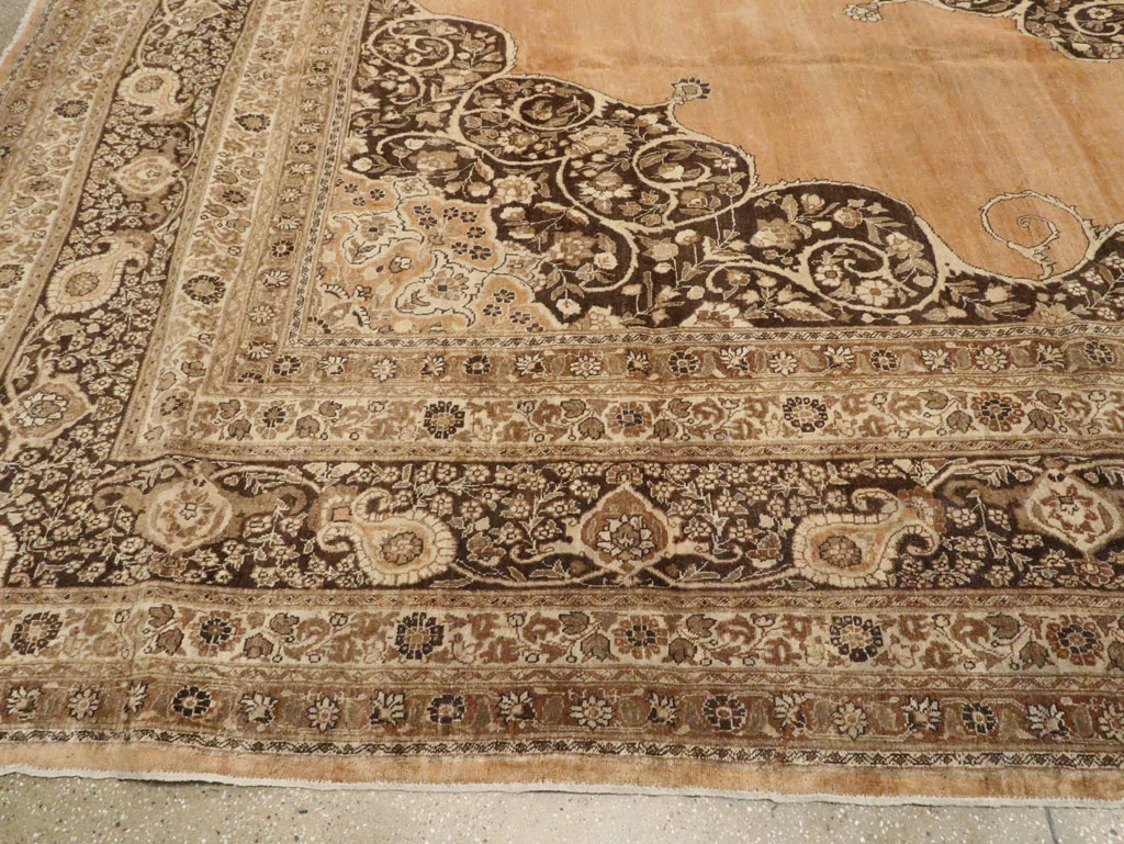 A Tabriz Carpet, No.10910 - Galerie Shabab