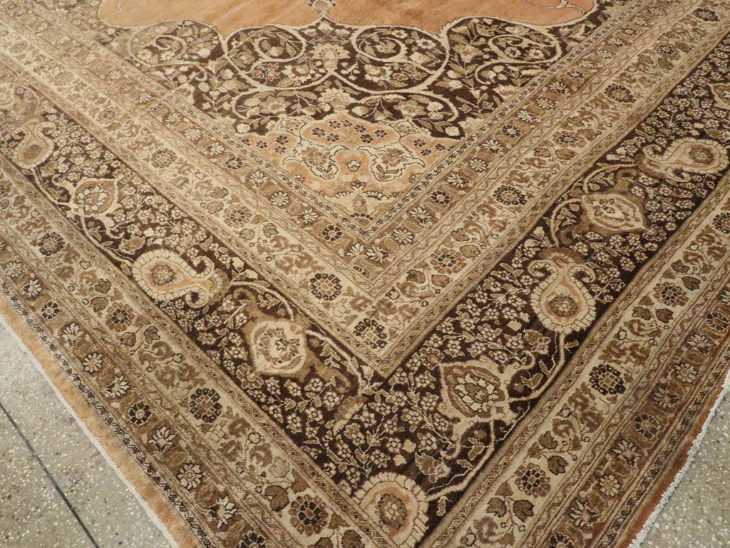 A Tabriz Carpet, No.10910 - Galerie Shabab