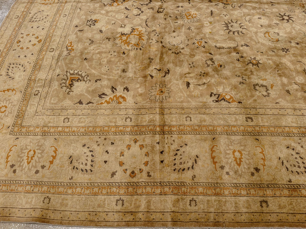 A Mashad Carpet, No.10924 - Galerie Shabab