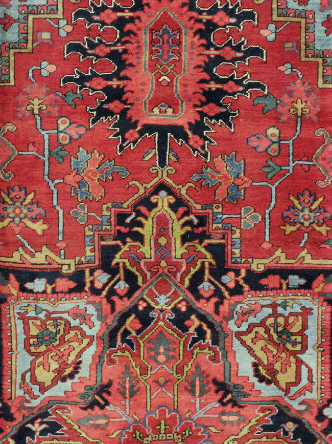 Antique Persian Heriz Carpet, No.10926 - Galerie Shabab