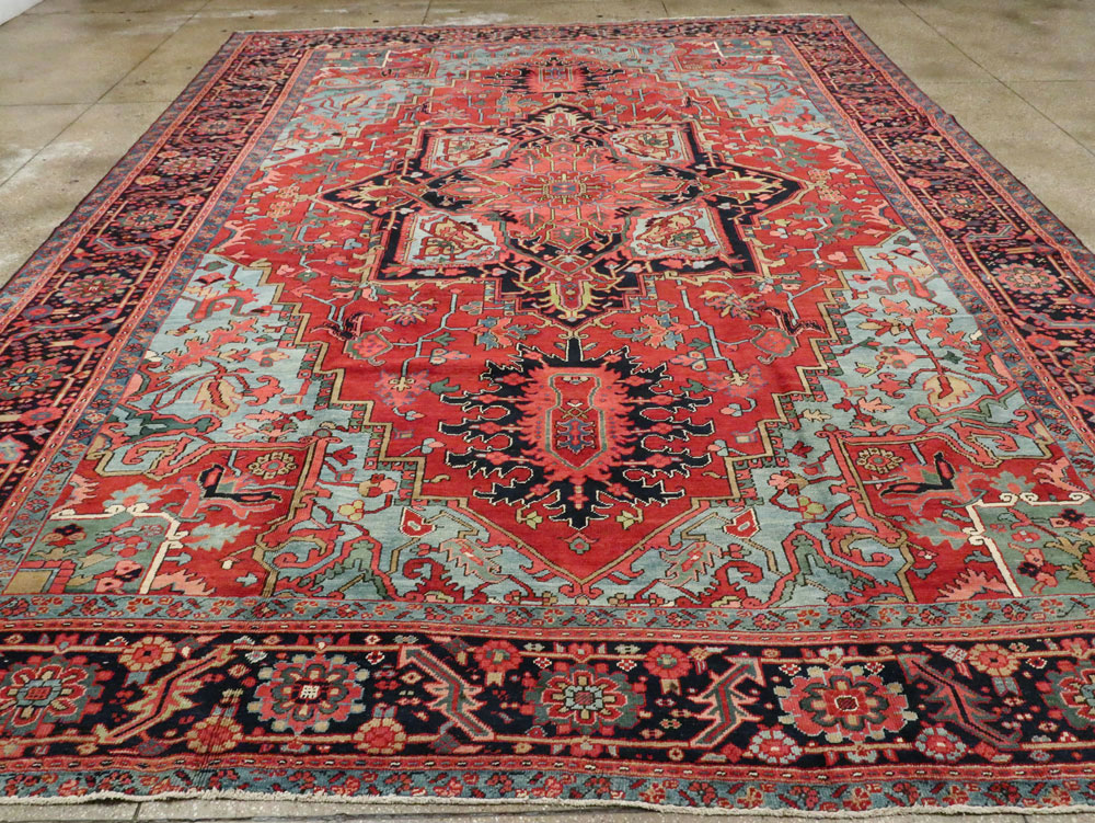 Antique Persian Heriz Carpet, No.10926 - Galerie Shabab