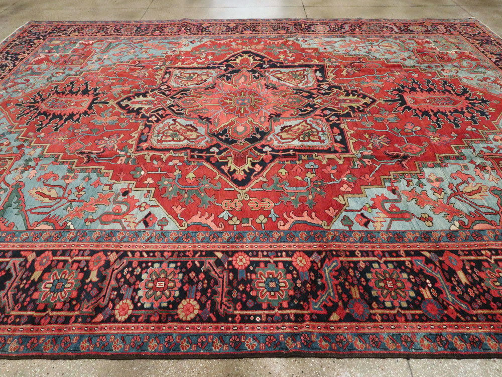 Antique Persian Heriz Carpet, No.10926 - Galerie Shabab